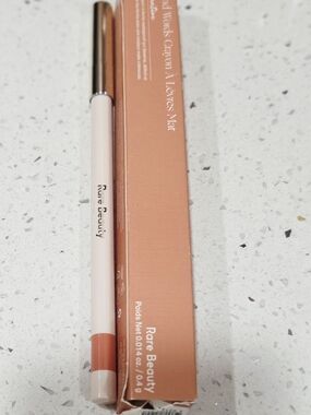Rare Beauty Kind Words Lip Pencil in Peachy Coral